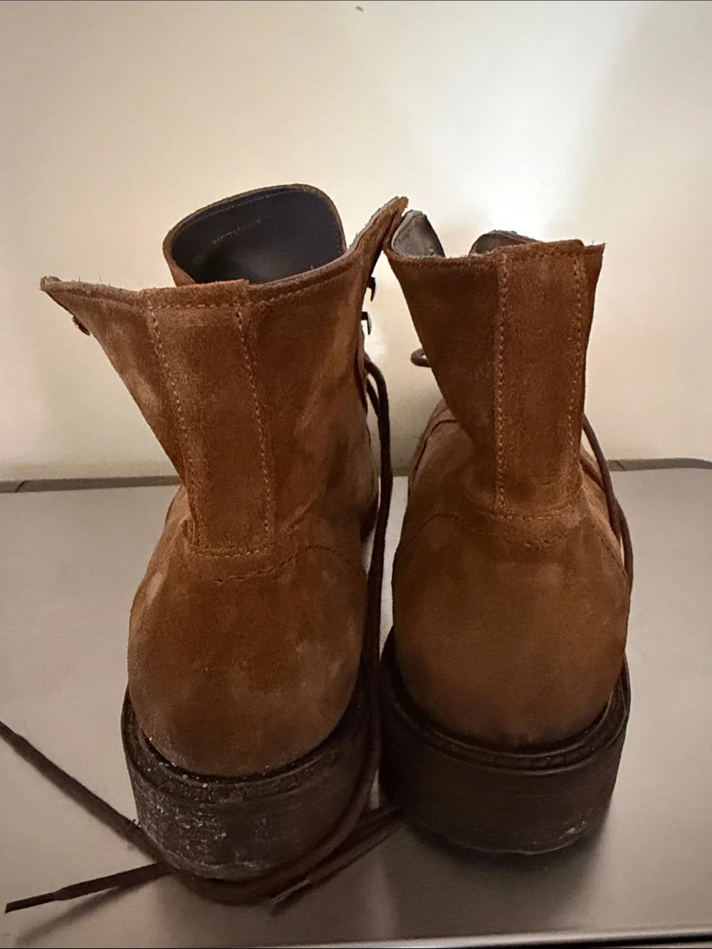 Men's Brown Suede Chukka Boots with Lace-Up Closure